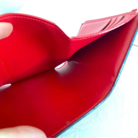 Louis Vuitton Victorine
Monogram Vernis wallet - Picture 10 of 16